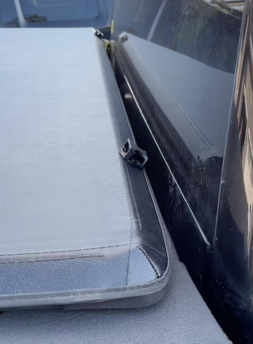 Cheetah Soft Trifold ST Series Tonneau Cover fits Ford F250/350 99-2016 6.9ft